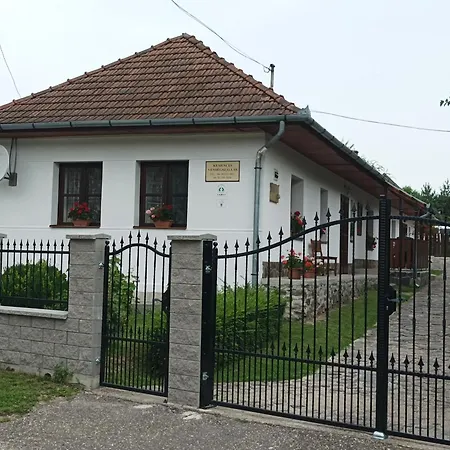 Kemences Vendeghaz